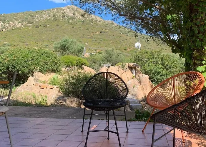 Stazzo Gallurese Con Vista Sul Golfo Di Olbia
