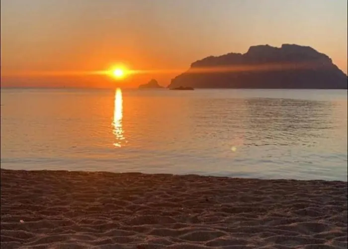 Stazzo Gallurese Con Vista Sul Golfo Di Olbia Pittulongu